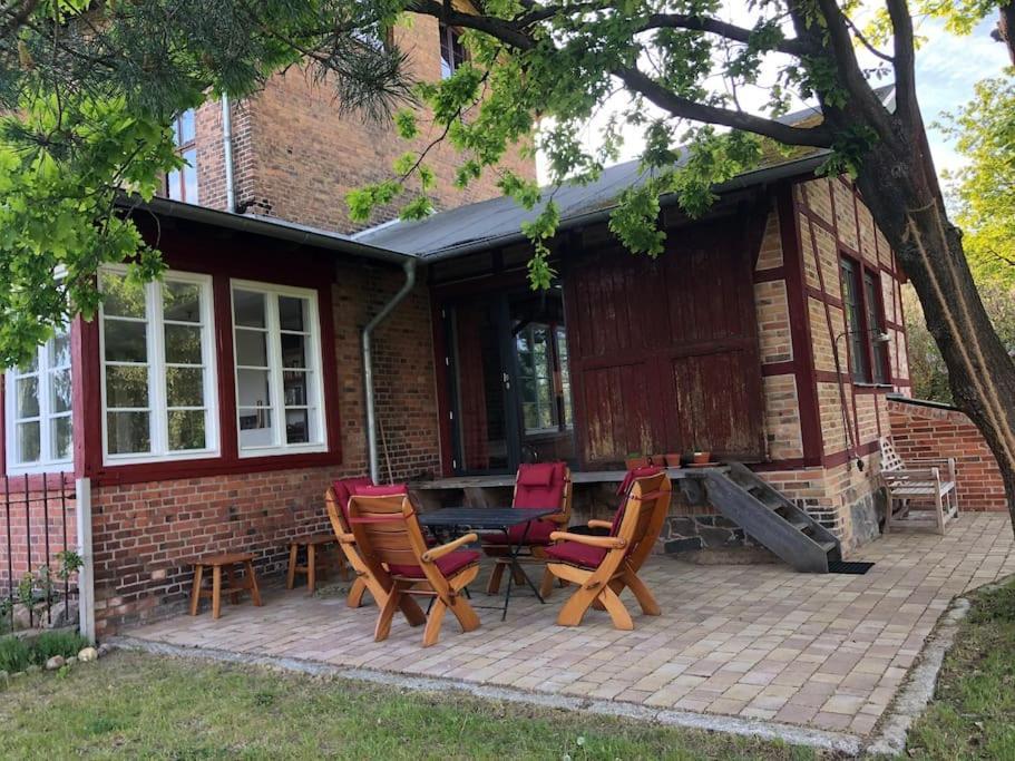 Romantisches Studio Am Waldesrand Mit Gartensauna Schwarz Exterior photo