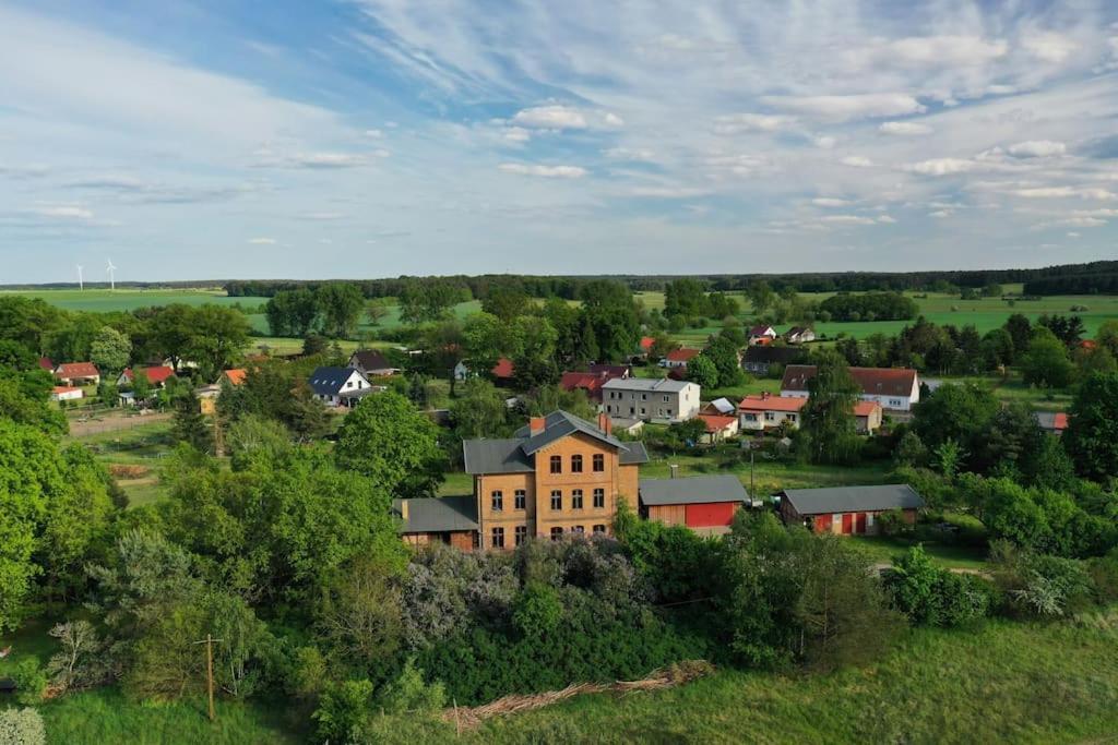 Romantisches Studio Am Waldesrand Mit Gartensauna Schwarz Exterior photo